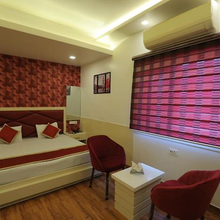 آغْرا Hotel Sahib'S Red Carpet - The Family & Corporate Hotel المظهر الخارجي الصورة
