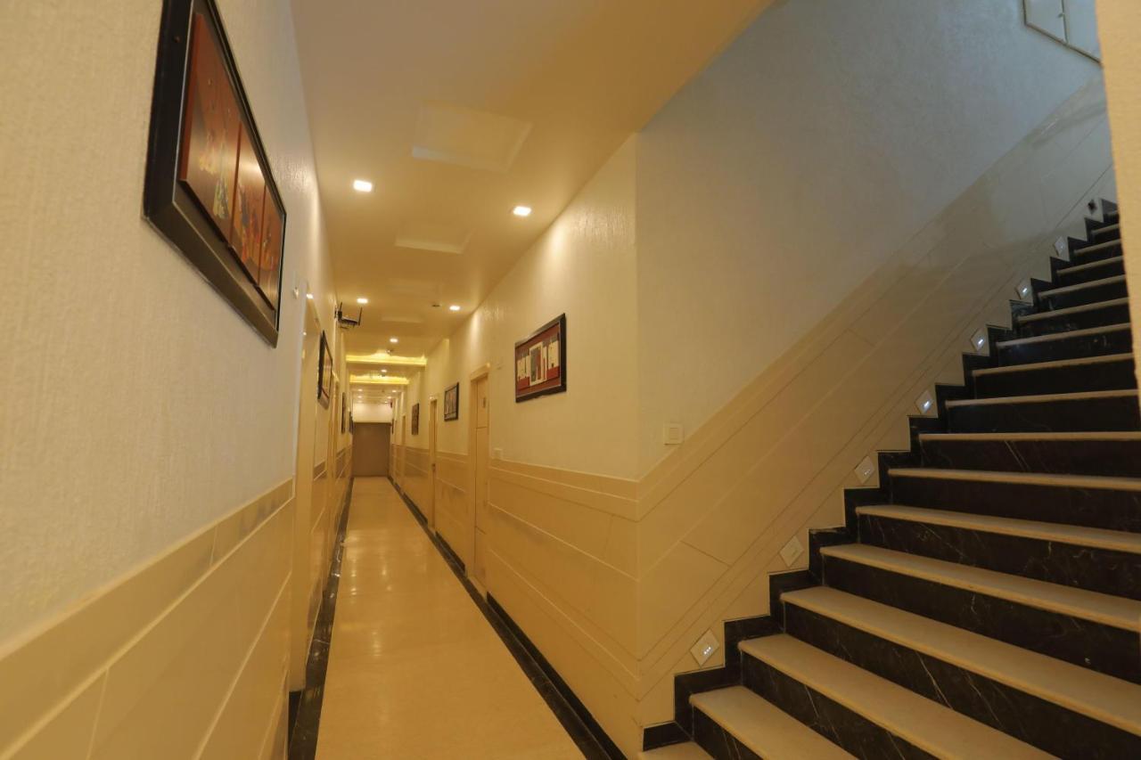 آغْرا Hotel Sahib'S Red Carpet - The Family & Corporate Hotel المظهر الخارجي الصورة
