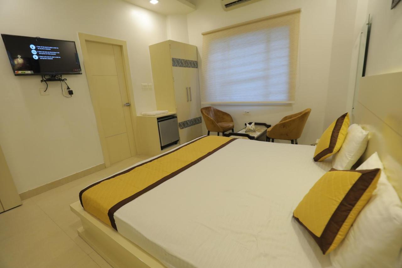 آغْرا Hotel Sahib'S Red Carpet - The Family & Corporate Hotel المظهر الخارجي الصورة